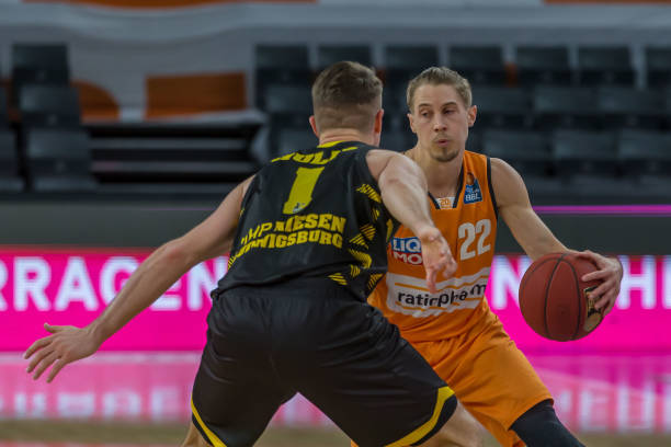 进行对抗 进行对抗