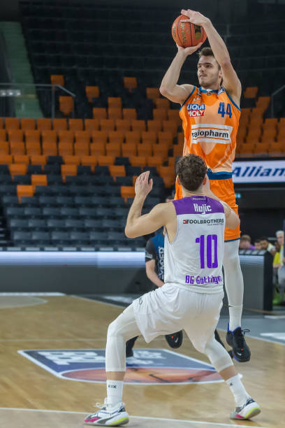 米罗近两场 米罗近两场